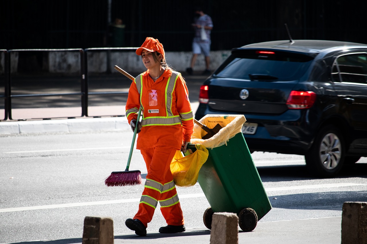 How to Manage Home Cleaning Tasks with a Busy Schedule